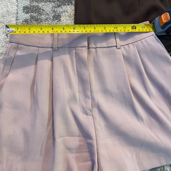 Aritzia Bundle (shirts, shorts, sweater) - Picture 3 of 16